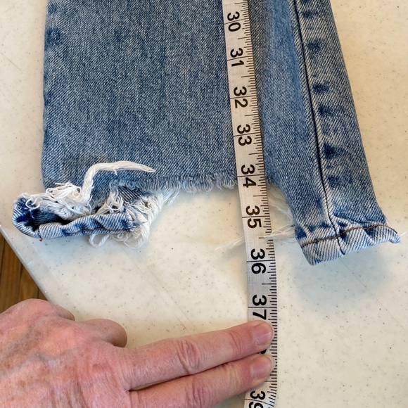 Zara Basic Denim : Distressed with Floral Embroidery - Picture 9 of 9